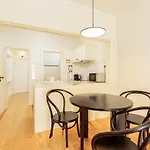 Youropo - Flores Apartman
