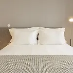 Youropo - Flores Apartman
