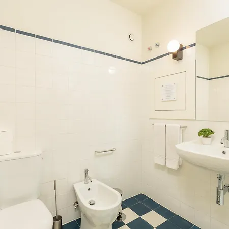 Youropo - Flores Apartment