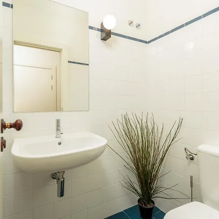 Youropo - Flores Apartmán Porto